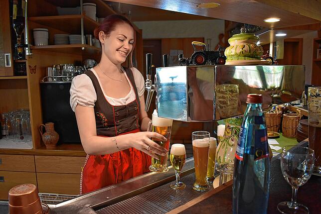 Lorena Deisenroth macht die Arbeit in der Gastronomie gern. Sie bedauert den allgegenwärtigen Personalmangel.