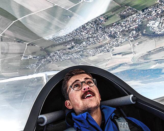 Samy Kramer ist seit etwa sechs Jahren mit dem Fliegervirus infiziert. Seit einem Jahr ist er Mitglied beim Luftsportclub Friedrichshafen.