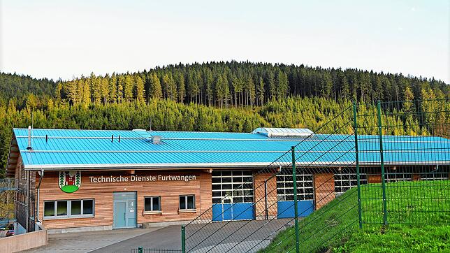 160 Photovoltaik-Module sollen auf dem Dach des Gebäudes der Technischen Dienste Furtwangen landen. Foto: Hans-Jürgen Kommert