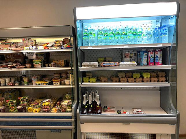 Wasser, Eier, Milch – die Tafel versorgt Menschen mit günstigen Lebensmitteln.
