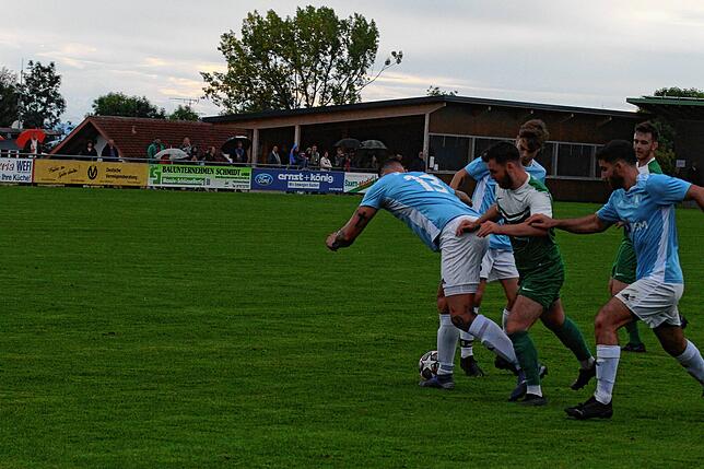Bild 17: SV Waldhaus bezwingt den SV Obersäckingen mit 4:0 &ndash; und wir haben Bilder!