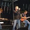 Mit Spannung erwartet wurde der Top-Act Fools Garden um 21 Uhr &ndash; und diese Band riss das Publikum über zwei Stunden lang mit, ...