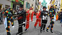 Eine Dreifachlösung für närrisch Unentschlossene hatten die Fasnetswieber bei der Fasnet 2017 parat: Eine Kombination aus Hänsele, Löwe ...