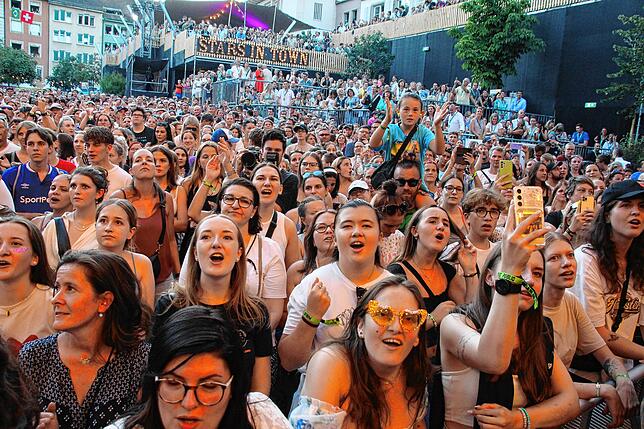 Finale in Schaffhausen: So bunt war der Auftritt von Mark Forster, Plüsch und Dean Lewis.