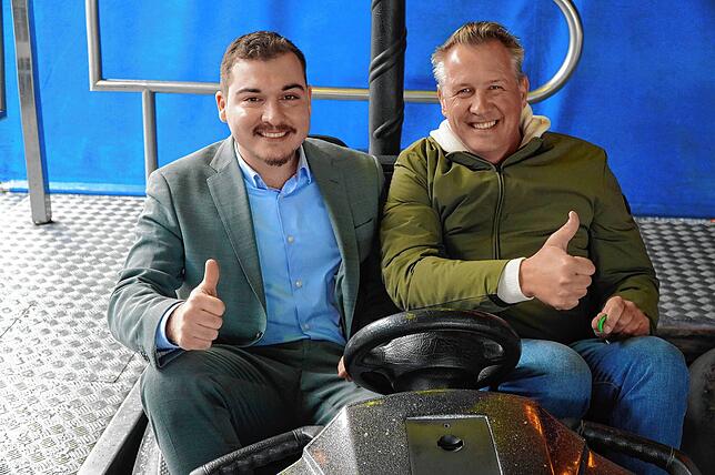 Bürgermeister Selcuk Gök (von links) und Rummelplatz-Macher Heinz Gebauer werden den Schätzele-Markt wieder gemeinsam eröffnen.