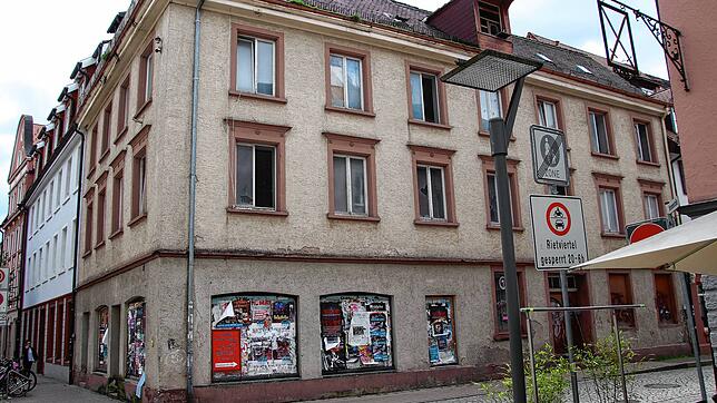 Trostloser Anblick seit vielen Jahren. Wie geht es weiter mit dem Gebäude in der Färberstraße 12?