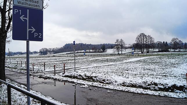 Die beiden Parkplätze beim Strandbad Wallhausen werden im Sommer den neuen Gemeindevollzugsbeamten der Ortsverwaltung ordentlich ...