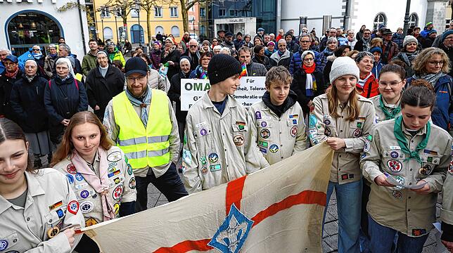 Bild 6: Verschiedene Glaubensgemeinschaften setzen Zeichen gegen Diskriminierung und Gewalt
