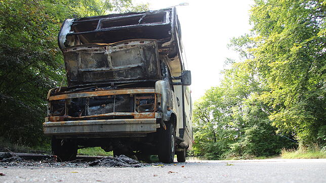 Dieses Wohnmobil fing vergangene Woche am Pfeiferhölzle Feuer. Es entstand ein Schaden von etwa 8000 Euro.