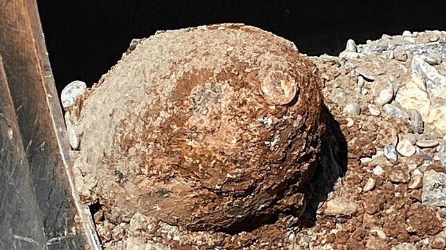 Bei der aufgefundenen Bombe handelt es sich um eine etwa 250 Kilogramm schwere amerikanische Fliegerbombe.