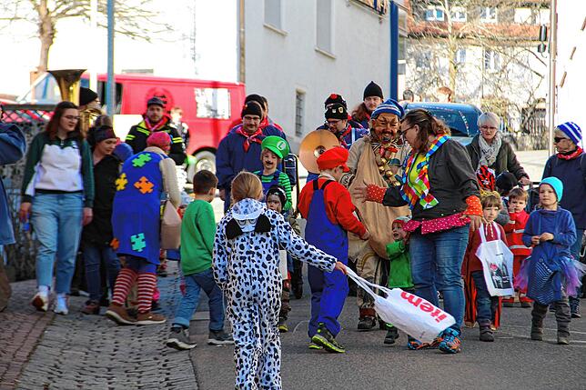 Bild 10: Die schönsten Bilder vom Auswerfen beim Narrensamen, das Strählen und die Verbrennung in Bonndorf.