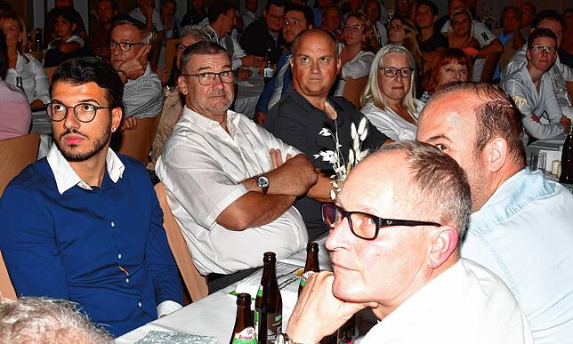 Bild 9: Schiedsrichter im Fußballbezirk Hochrhein feiern ihren 100. Geburtstag