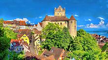 Die Burg Meersburg ist nur ein Beispiel für viele schöne Schlösser und Burgen rund um den Bodensee.
