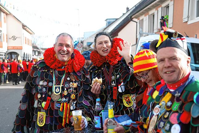 Bild 7: So bunt war der große Umzug beim Seenarrentreffen in Allensbach 2024 &ndash; Teil 1