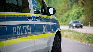 Fünf Pferde büxen aus. Für eines der Tiere endet der Ausflug mit Verletzungen. (Symbolbild)