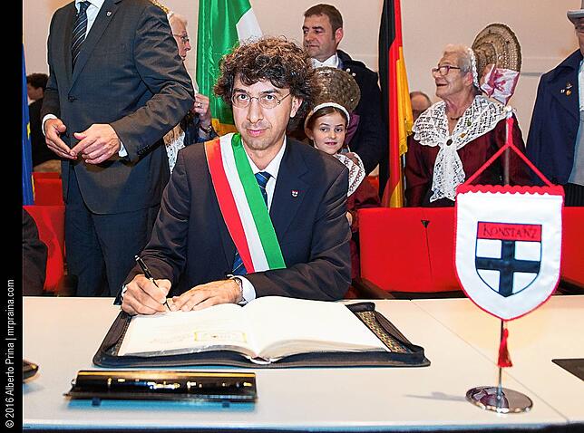 Andrea Ferrari im Sommer 2016 bei einem Besuch im Konstanzer Ratsaal.