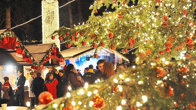 Triberger Weihnachtszauber – Triberg, Wasserfälle, Sa, 30.12., 15 Uhr: Auf zwei Bühnen präsentieren sich jeden Tag aufs neue vielzählige ...