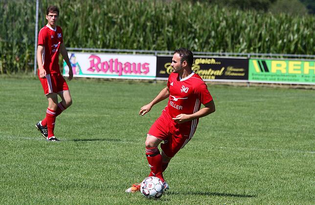 Bild 21: SV Jestetten setzt sich im Pokal-Derby mit 4:2 bei der SG Lottstetten/Altenburg durch