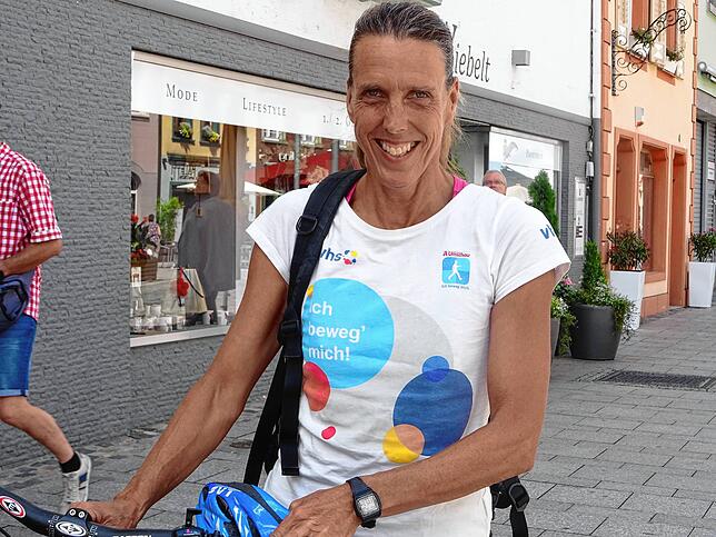 Uta Bösinger vor der SÜDKURIER Redaktion in Villingen.