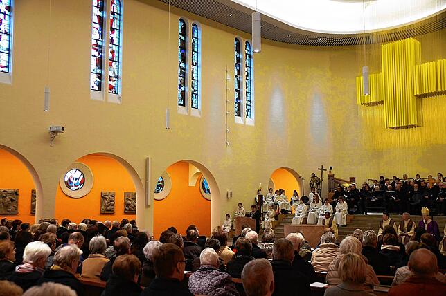 Bild 18: Die schönsten Bilder der Feier der Altarweihe in der Kirche St. Oswald in Stockach (Teil 1)