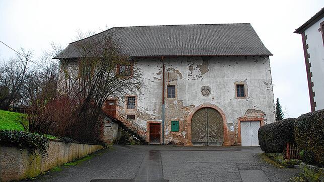 Die viele jahrhundertealte Zehntscheuer des Klosters Rheinau droht zu verfallen, nun könnte sie einem neuen Zweck zugeführt werden.