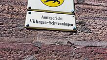 Nicht lange gefackelt wurde am Amtsgericht VS: Ein rotzfrecher Wiederholungstäter muss jetzt acht Monate absitzen.  Bild: Nina Stoffel