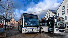 Mehrere Buslinien steuern in Meßkirch die Haltestelle am Adlerplatz an. Der Meßkircher Stadtrat fordert unter anderem Verbesserungen in ...