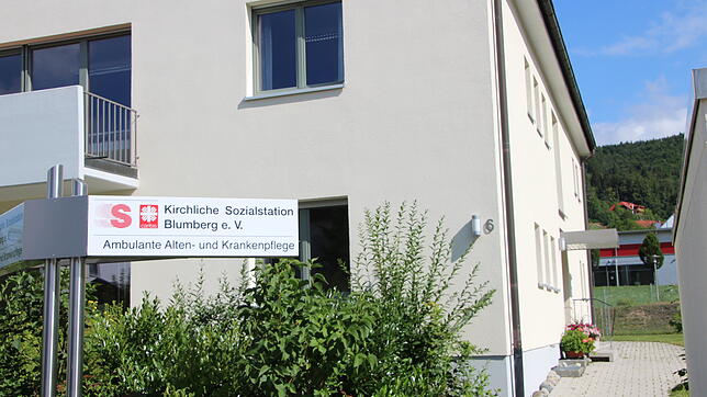 Noch hat die kirchliche Sozialstation ihre Anschrift an der Kantstraße. Allerdings ist das Gebäude zu klein, um hier Tagespflege ...