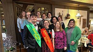 Versammlung der Landfrauen (von links): Mary-Ann Cesare, Lydia Probst, Freddy Geng, Marie-Christine Rohde, Martina Schultz, Alina ...