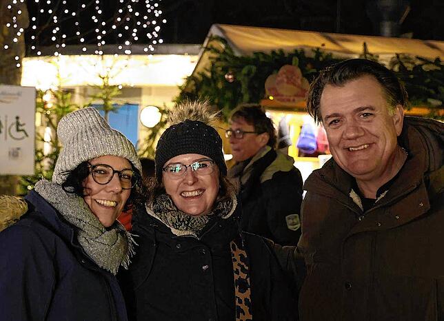 Bild 19: Hincooker auf dem Weihnachtsmarkt: Weihnachtsmann, Taschengeld vom Franz und 2000 Euro Spenden