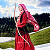 Die Tradition des ursprünglichen Nomadentums setzt die Fotografin in Kontrast zu der modernen Stadt mit ihren Straßen.  Bild: Gulnaz Makieva