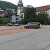 Auf dem Berneckparkplatz sollen Anfang September sieben Klassenzimmer in Modulbauweise für die Berneckgrundschule entstehen. Foto: ...