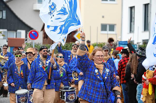 Bild 27: So bunt war der große Umzug beim Seenarrentreffen in Allensbach 2024 &ndash; Teil 2