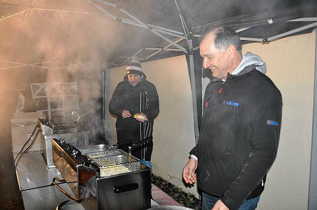 Bild 33: Hugeloh Ball 2025: Diese Bilder zeigen die beste Stimmung in der Mehrzweckhalle