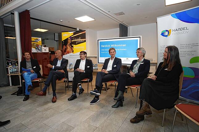 Über die Zukunft des Konstanzer Handels und die Entwicklung in der Innenstadt diskutierten (von links): Moderator Walther Rosenberger, ...
