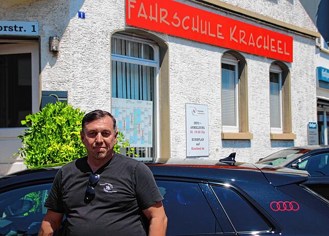 Fahrlehrer Stephan Kotek von der Fahrschule Kracheel bildet seit zehn Jahren Motorradfahrer aus. Er sagt, Motorradfahrer müssen besser ...
