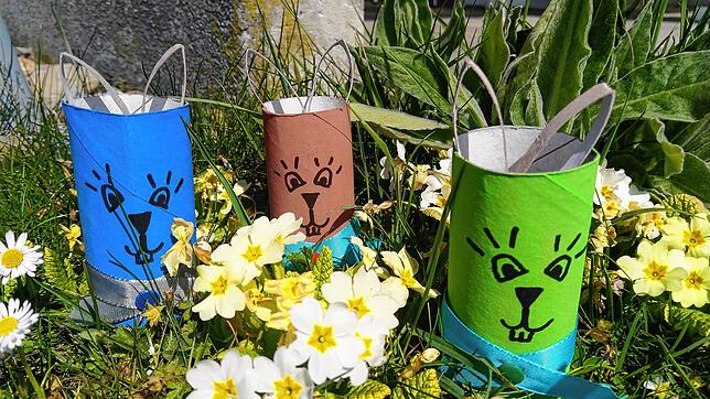 Bild : Wie aus Klopapierrollen Osterhasen werden: In Videos und Bildern Schritt für Schritt erklärt