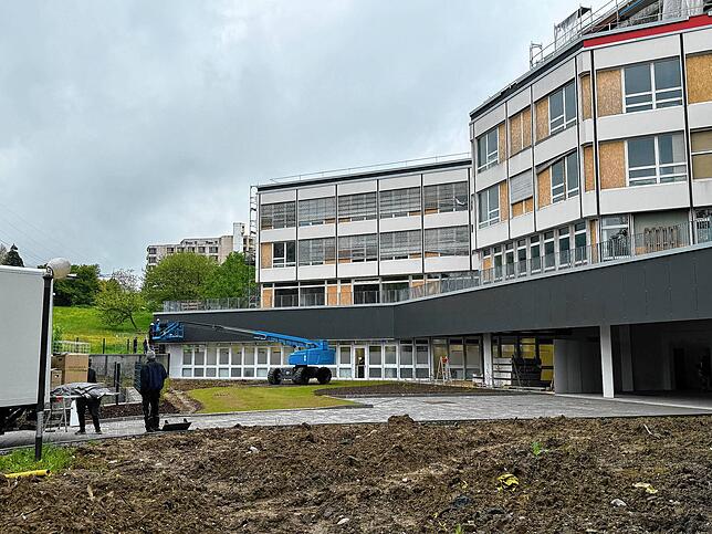 Der Möbelwagen ist da: Das MVZ ist im Gesundheitscampus im Erdgeschoss links neben dem Haupteingang untergebracht.