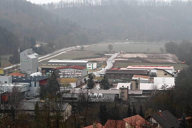 Im Gewerbegebiet „Suzfeld II“ ist die Erschließung für kalkulierte 2,16 Millionen Euro weit fortgeschritten, aber noch nicht ...