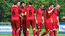 Jubel beim FC Walbertsweiler-Rengetsweiler! Nach dem 4:2-Erfolg über Schonach ist der Klassenerhalt in trockenen Tüchern.