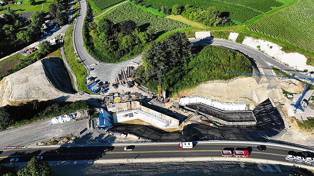 Die Baustelle an der Rengoldshauser Straße in Überlingen. Seit mehreren Monaten laufen hier Arbeiten an einer Brücke.