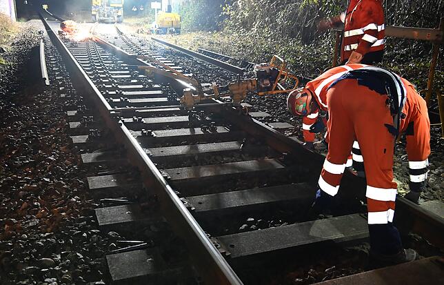 Bild 9: Trafotransport: So kommt der 300-Tonnen-Koloss nach Gurtweil zum Umspannwerk