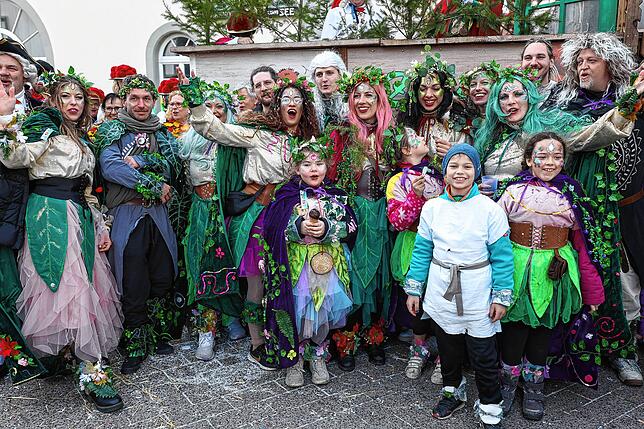 Bild 32: Fastnachtsumzug Radolfzell 2025: Alle Bilder vom farbenfrohen Spektakel