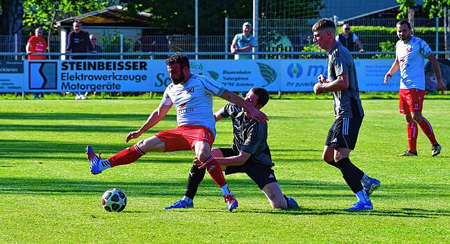 Bild 39: SV Jestetten gewinnt Kellerderby mit 2:1 gegen den FC Hochrhein – und wir haben Fotos!