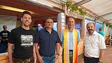 Im Bild von links Daniel Armbruster (Musikverein), Ortsvorsteher Ralph Wehrle, Pfarrer Harald Bethäuser und Bürgermeister Josef Herdner ...