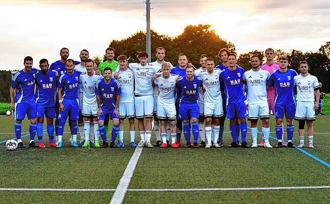 Bild 1: FC Wehr siegt 5:1 im historischen Pokalduell bei der SpVgg Brennet-Öflingen – und wir haben Fotos!