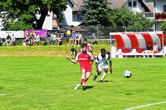 Bild 26: U17 des SC Freiburg trumpft im Testspiel zum 100-jährigen Jubiläum des FC Grießen auf &ndash; und wir haben Bilder!