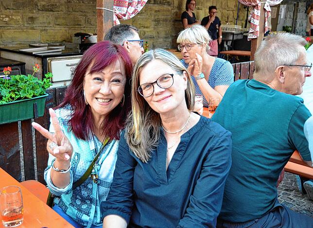 Bild 34: Reges Treiben beim Stadtfest am Samstagabend und Sonntagmorgen