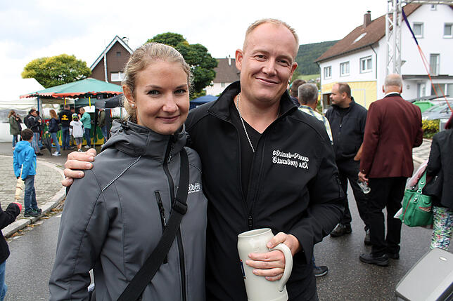 Bild 6: Beim Blumberger Straßenfest war die Stimmung trotz des Regenwetters gut