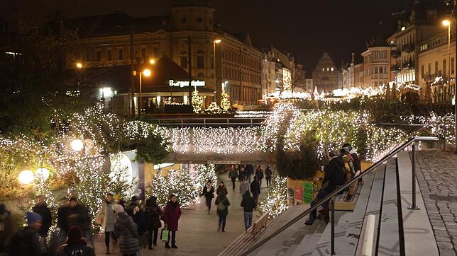 Eindrücke des Konstanzer Weihnachtsmarkts 2019 an der Marktstätten-Unterführung.